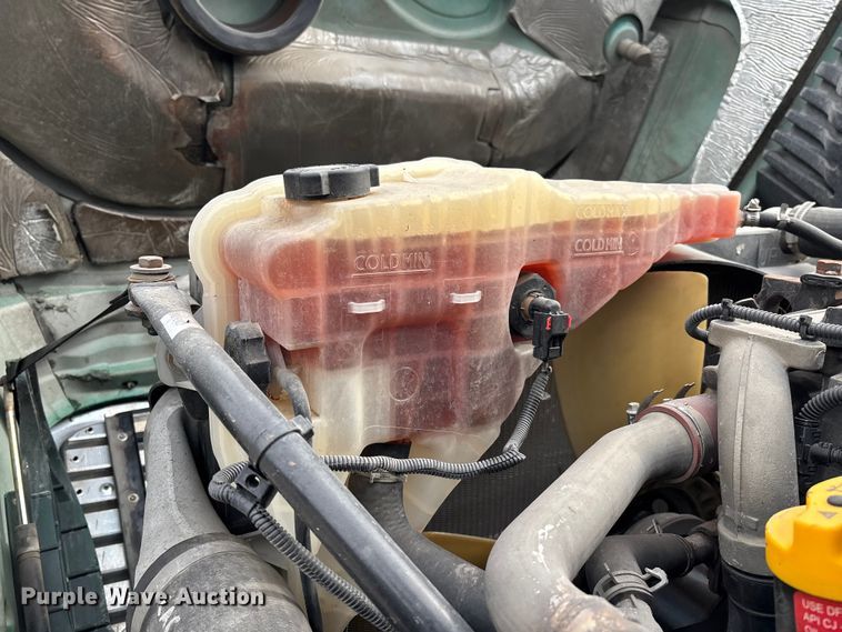 image for item FG1042 2017 Freightliner Cascadia 125 semi truck