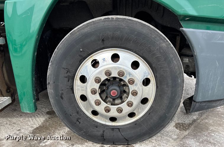 image for item FG1042 2017 Freightliner Cascadia 125 semi truck