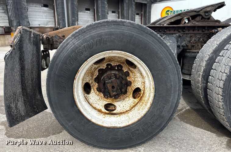 image for item FG1042 2017 Freightliner Cascadia 125 semi truck