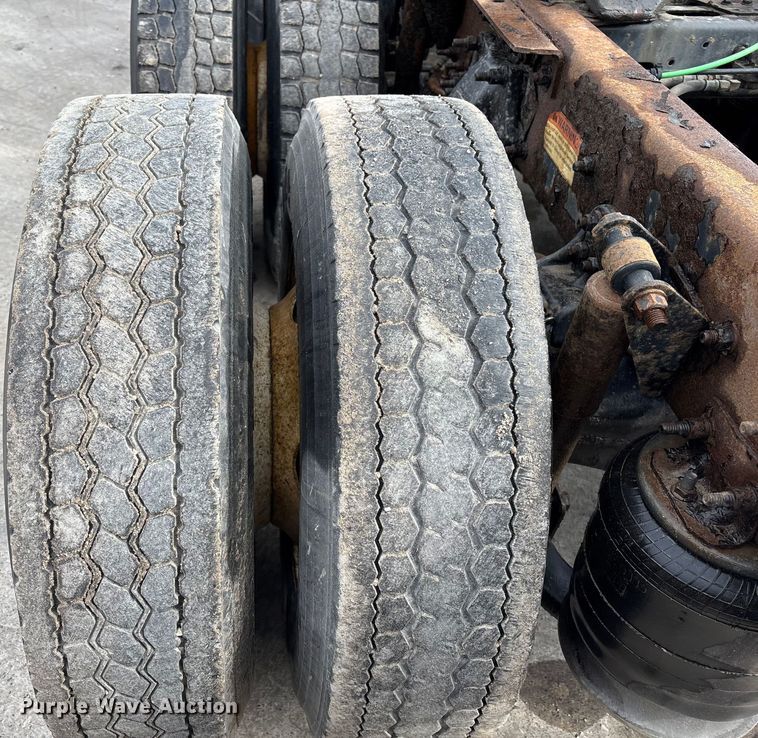 image for item FG1042 2017 Freightliner Cascadia 125 semi truck