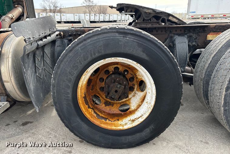 image for item FG1042 2017 Freightliner Cascadia 125 semi truck