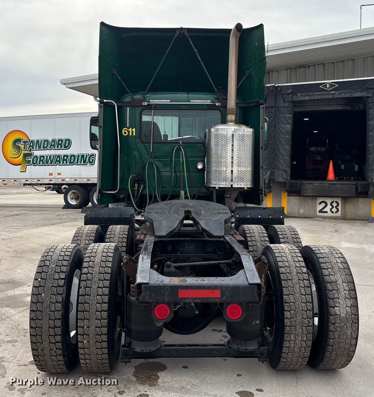 image for item FG1043 2013 Mack CXU613 semi truck