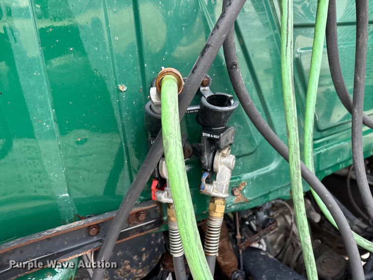 image for item FG1043 2013 Mack CXU613 semi truck