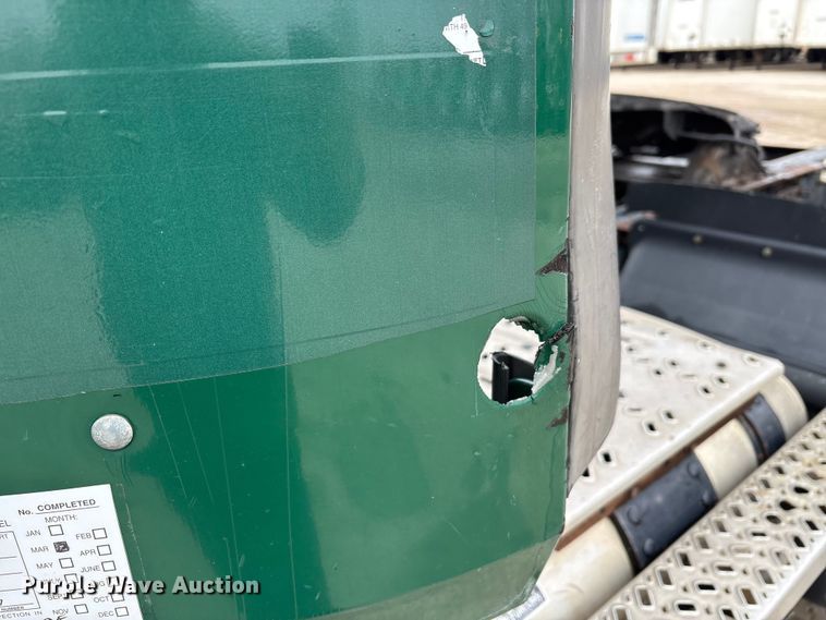 image for item FG1043 2013 Mack CXU613 semi truck