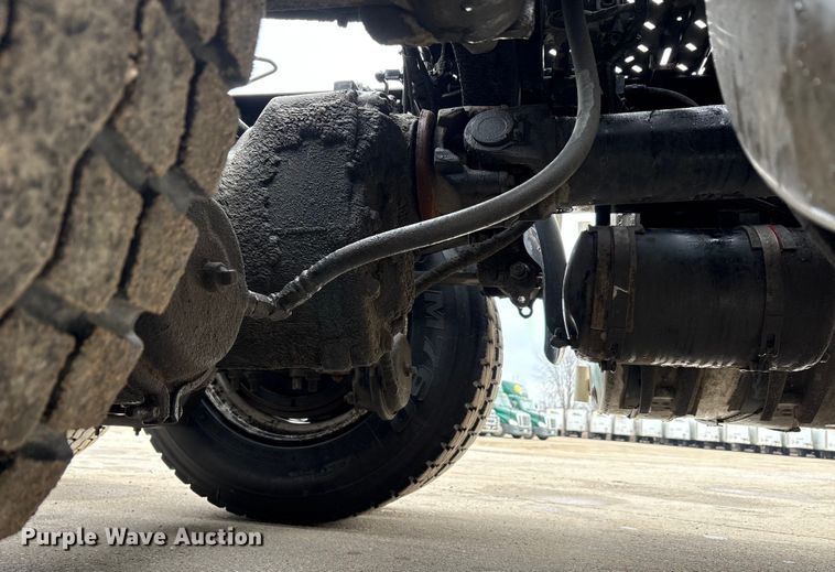 image for item FG1043 2013 Mack CXU613 semi truck