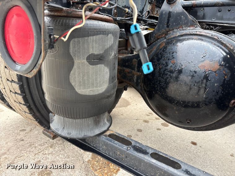 image for item FG1043 2013 Mack CXU613 semi truck