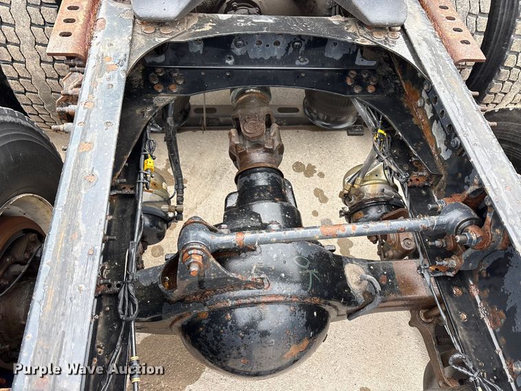 image for item FG1043 2013 Mack CXU613 semi truck