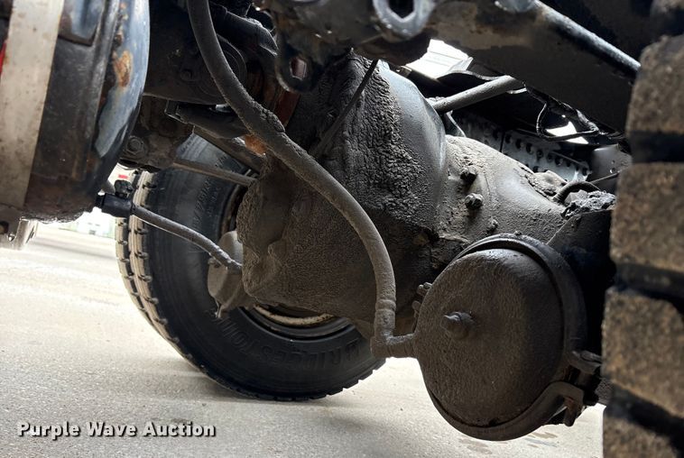 image for item FG1043 2013 Mack CXU613 semi truck