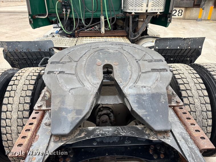 image for item FG1043 2013 Mack CXU613 semi truck