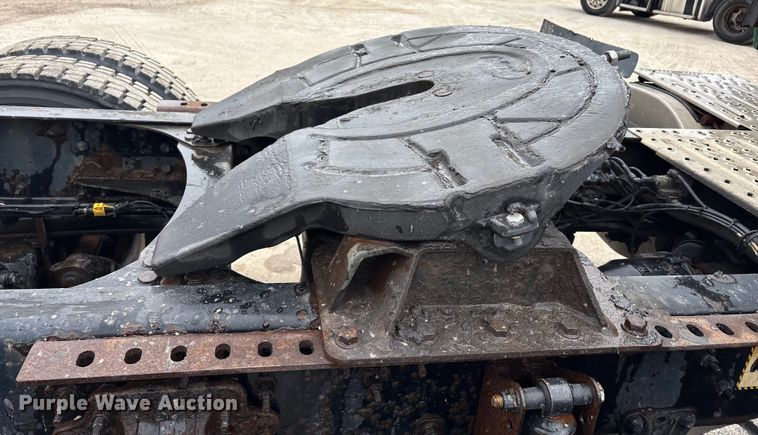 image for item FG1043 2013 Mack CXU613 semi truck