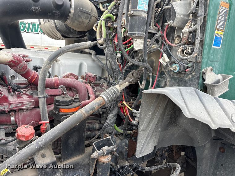 image for item FG1043 2013 Mack CXU613 semi truck