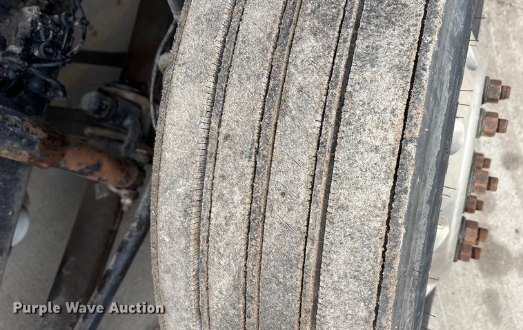 image for item FG1043 2013 Mack CXU613 semi truck