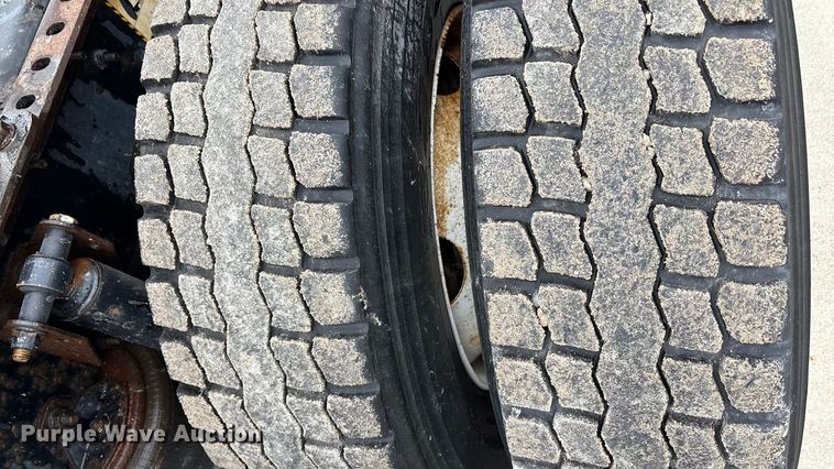 image for item FG1043 2013 Mack CXU613 semi truck