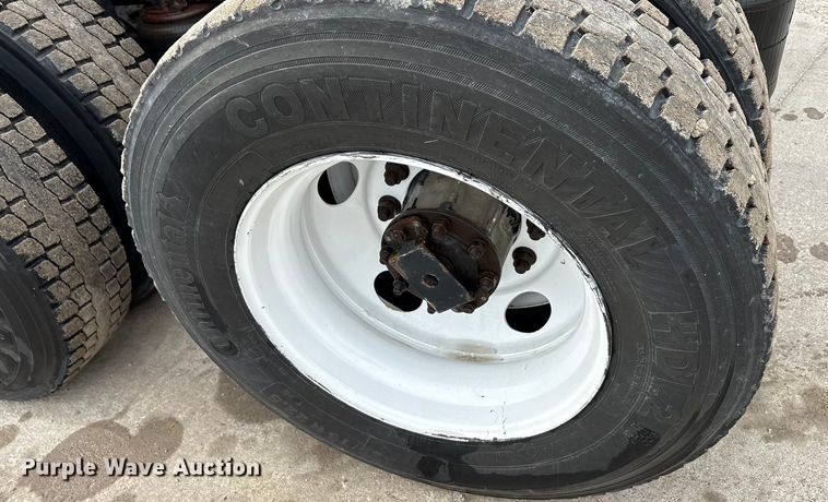 image for item FG1043 2013 Mack CXU613 semi truck