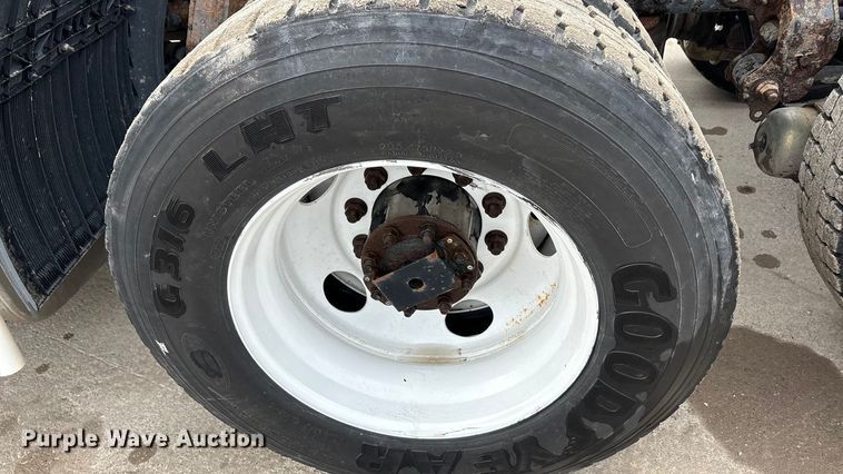 image for item FG1043 2013 Mack CXU613 semi truck