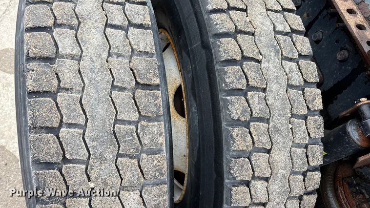 image for item FG1043 2013 Mack CXU613 semi truck