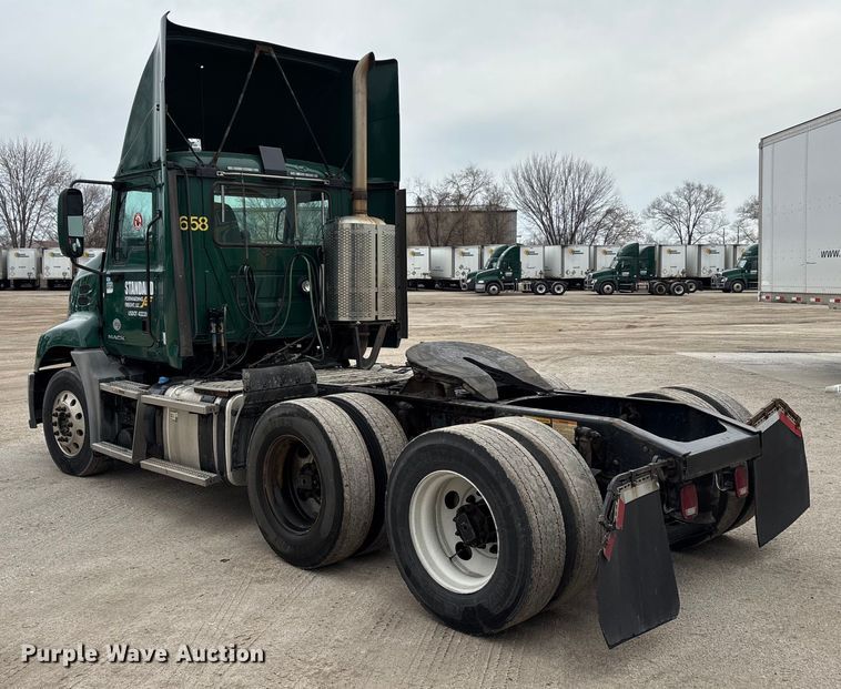 image for item FG1044 2016 Mack CXU613 semi truck