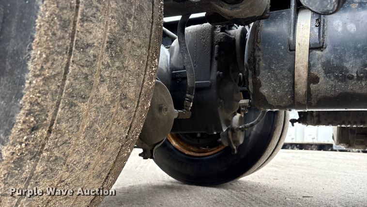 image for item FG1044 2016 Mack CXU613 semi truck