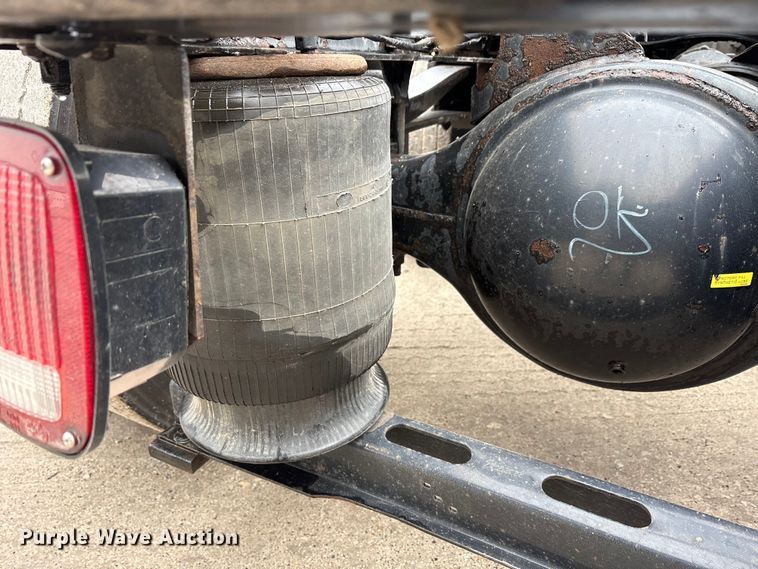 image for item FG1044 2016 Mack CXU613 semi truck