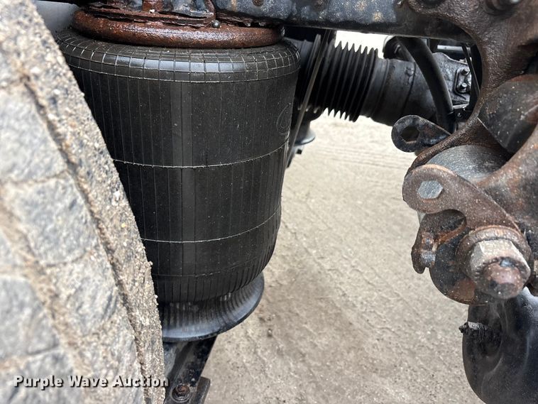 image for item FG1044 2016 Mack CXU613 semi truck