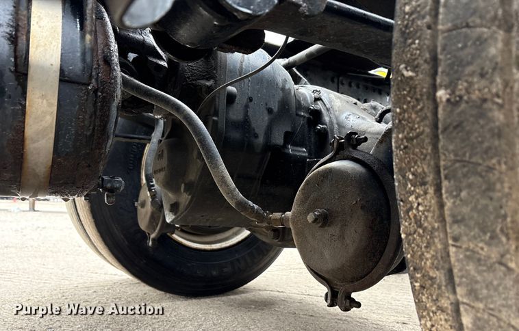 image for item FG1044 2016 Mack CXU613 semi truck