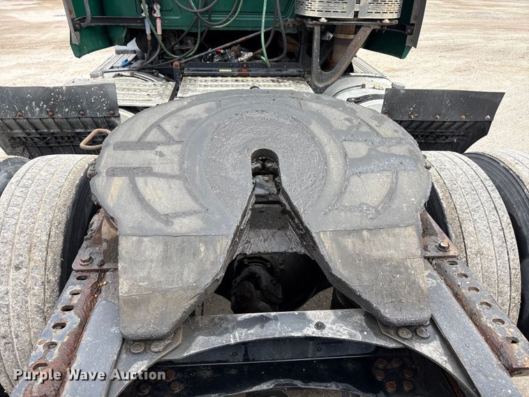 image for item FG1044 2016 Mack CXU613 semi truck