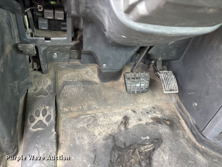 image for item FG1044 2016 Mack CXU613 semi truck