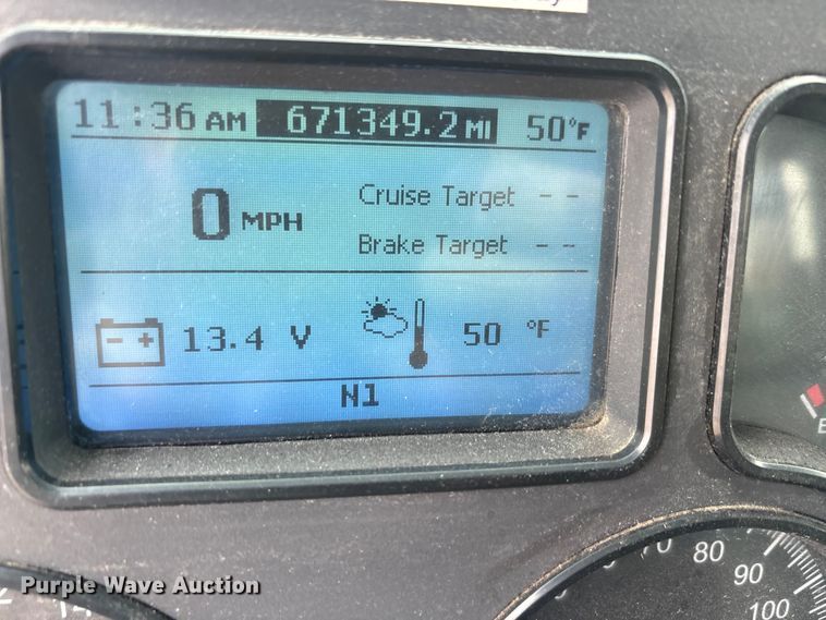 image for item FG1044 2016 Mack CXU613 semi truck