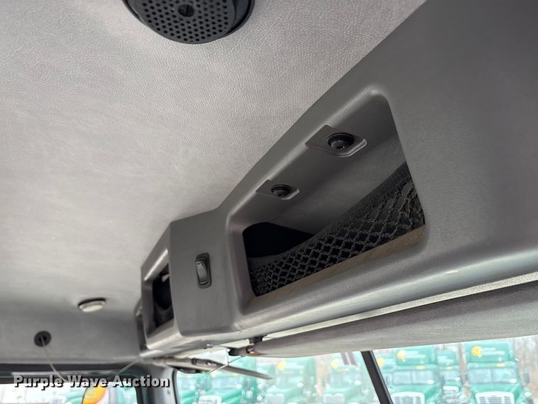 image for item FG1044 2016 Mack CXU613 semi truck