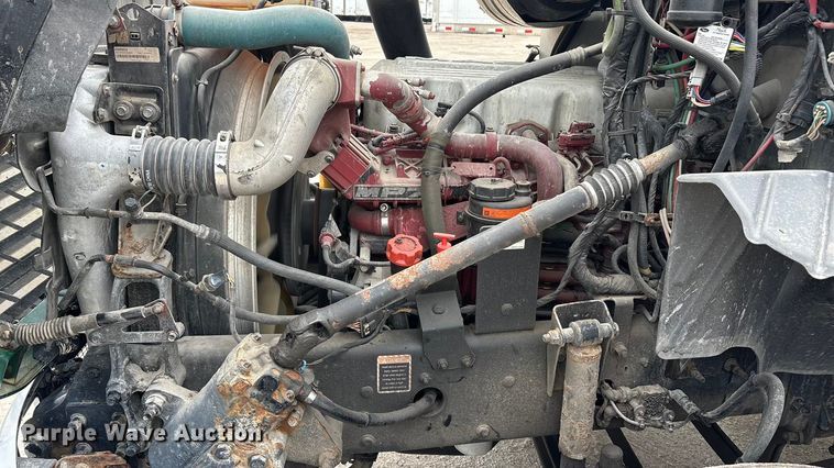 image for item FG1044 2016 Mack CXU613 semi truck