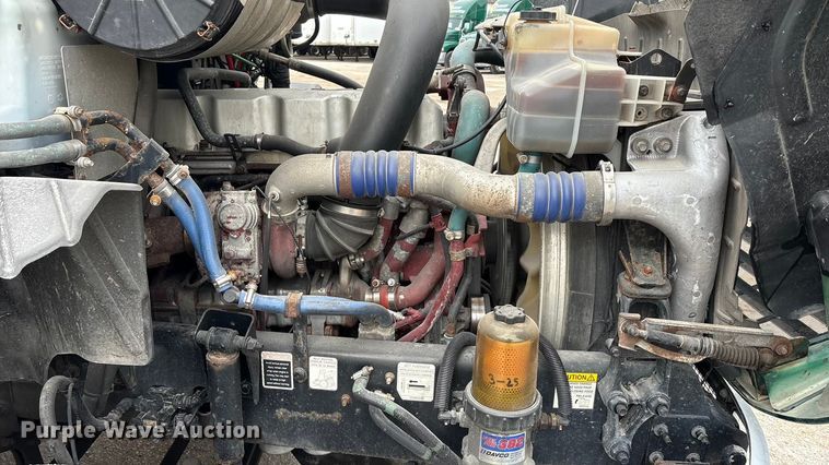 image for item FG1044 2016 Mack CXU613 semi truck