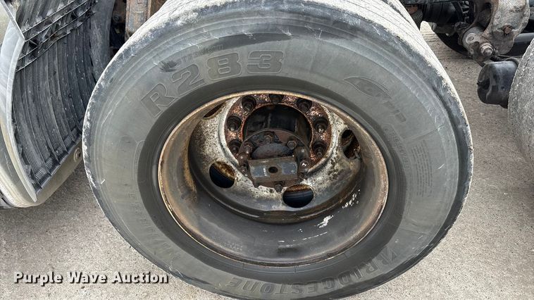 image for item FG1044 2016 Mack CXU613 semi truck