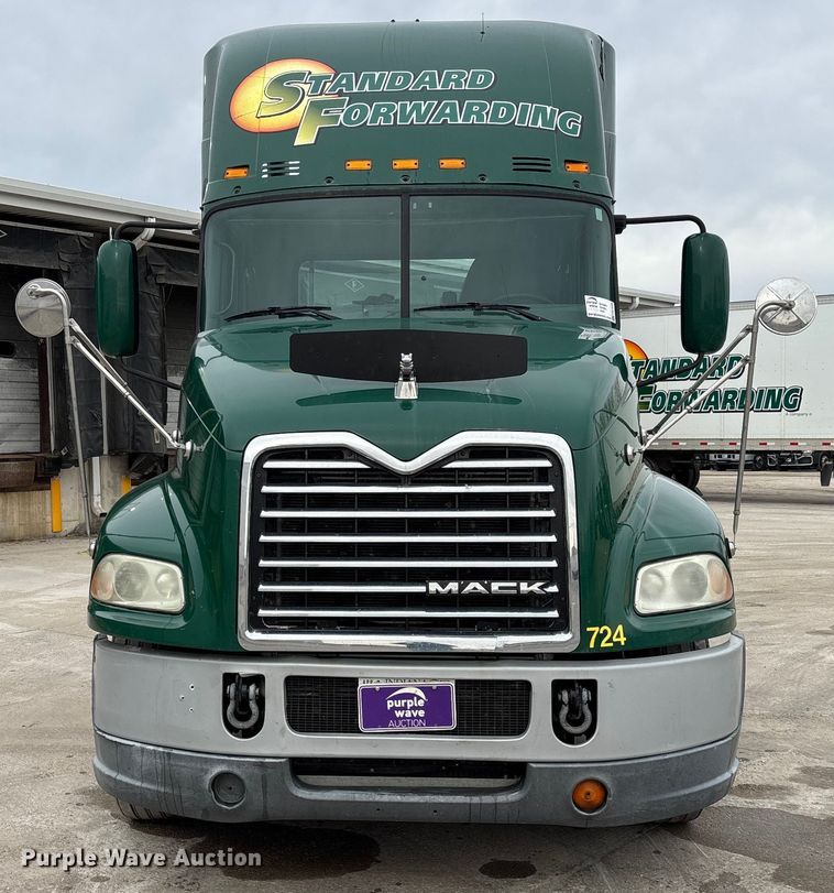 image for item FG1045 2016 Mack CXU613 semi truck