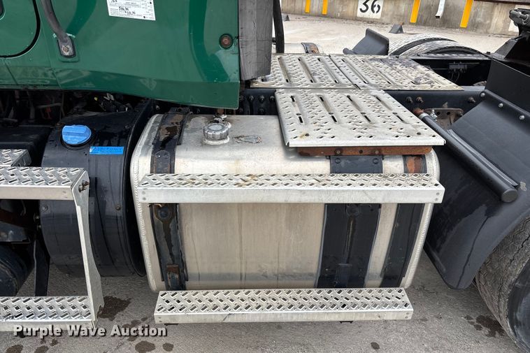 image for item FG1045 2016 Mack CXU613 semi truck