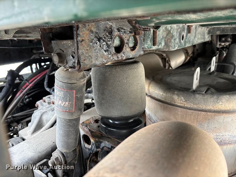 image for item FG1045 2016 Mack CXU613 semi truck