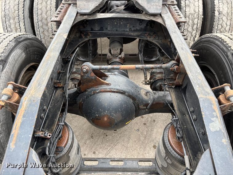 image for item FG1045 2016 Mack CXU613 semi truck