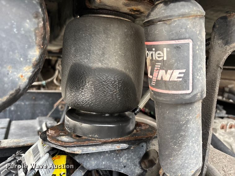 image for item FG1045 2016 Mack CXU613 semi truck