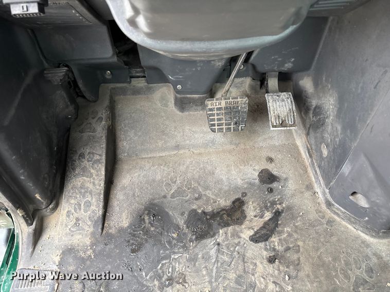 image for item FG1045 2016 Mack CXU613 semi truck