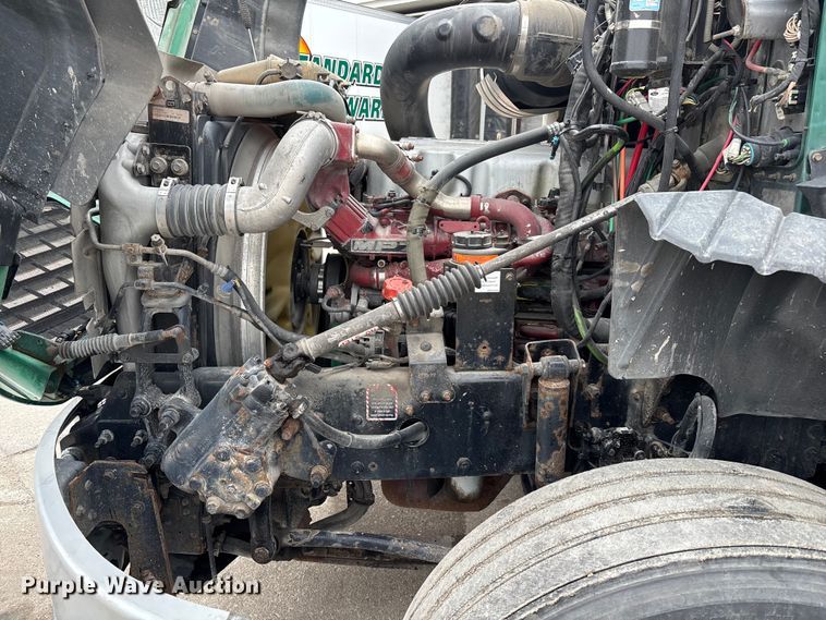 image for item FG1045 2016 Mack CXU613 semi truck