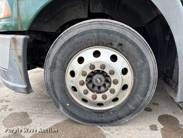 image for item FG1045 2016 Mack CXU613 semi truck