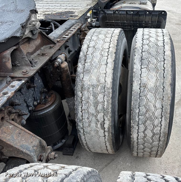 image for item FG1045 2016 Mack CXU613 semi truck