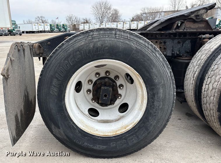 image for item FG1045 2016 Mack CXU613 semi truck