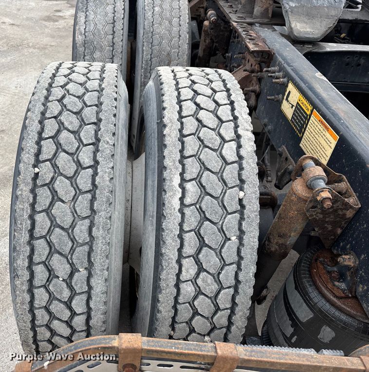 image for item FG1045 2016 Mack CXU613 semi truck