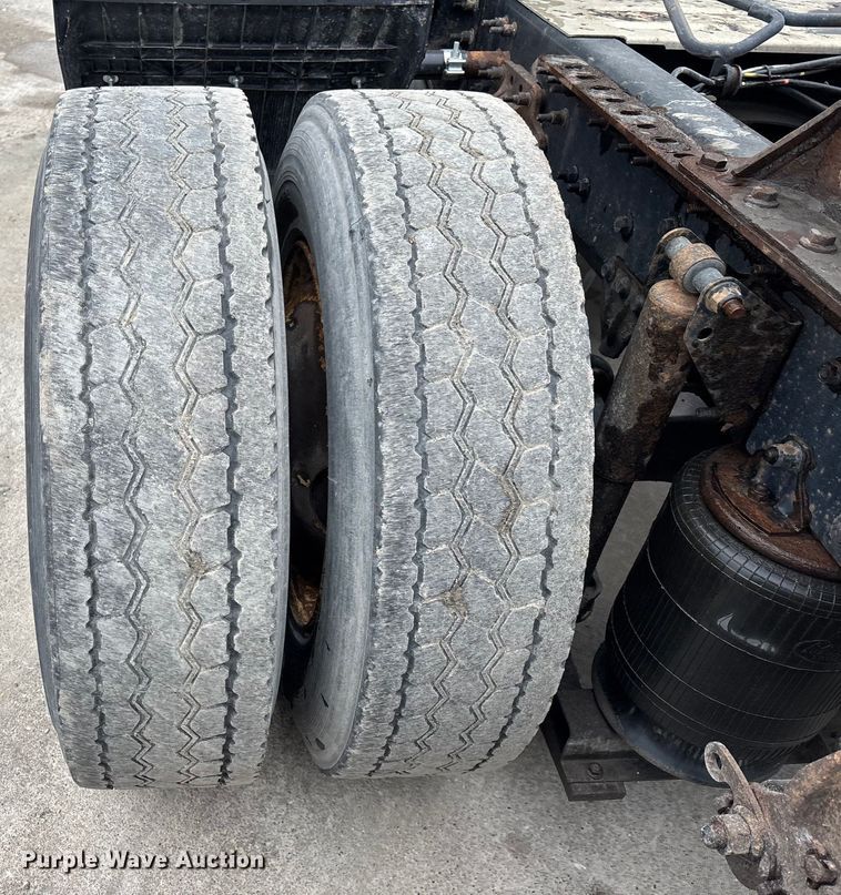 image for item FG1045 2016 Mack CXU613 semi truck