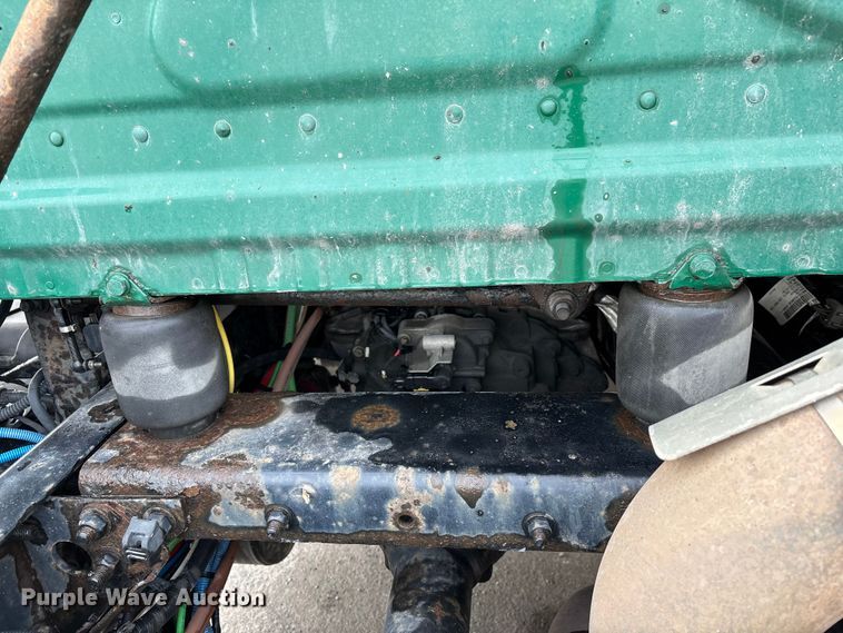 image for item FG1046 2017 Freightliner Cascadia 125 semi truck