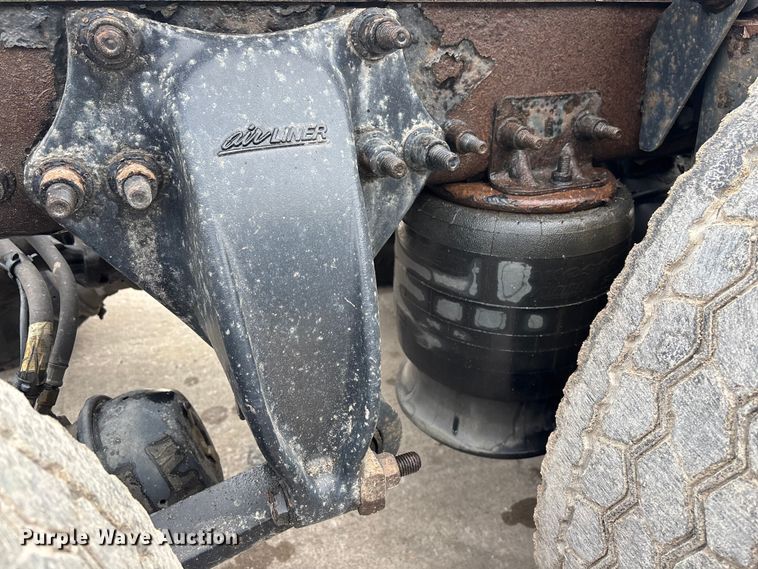 image for item FG1046 2017 Freightliner Cascadia 125 semi truck