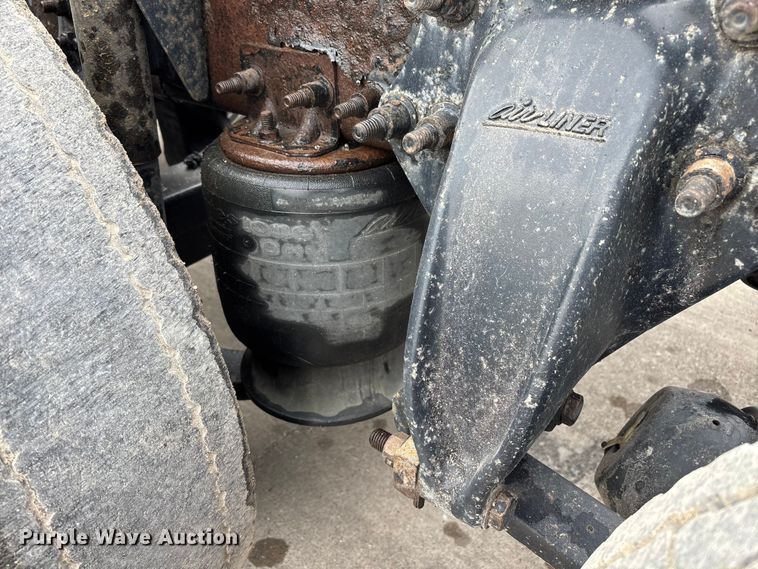 image for item FG1046 2017 Freightliner Cascadia 125 semi truck