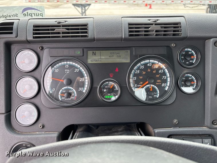 image for item FG1046 2017 Freightliner Cascadia 125 semi truck