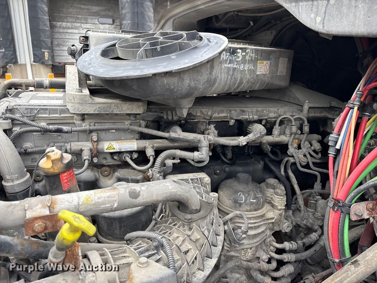 image for item FG1046 2017 Freightliner Cascadia 125 semi truck