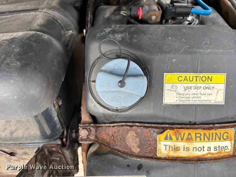 image for item FG1046 2017 Freightliner Cascadia 125 semi truck